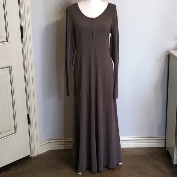 Peruvian Connection taupe maxi dress size medium quiet luxury long sleeve